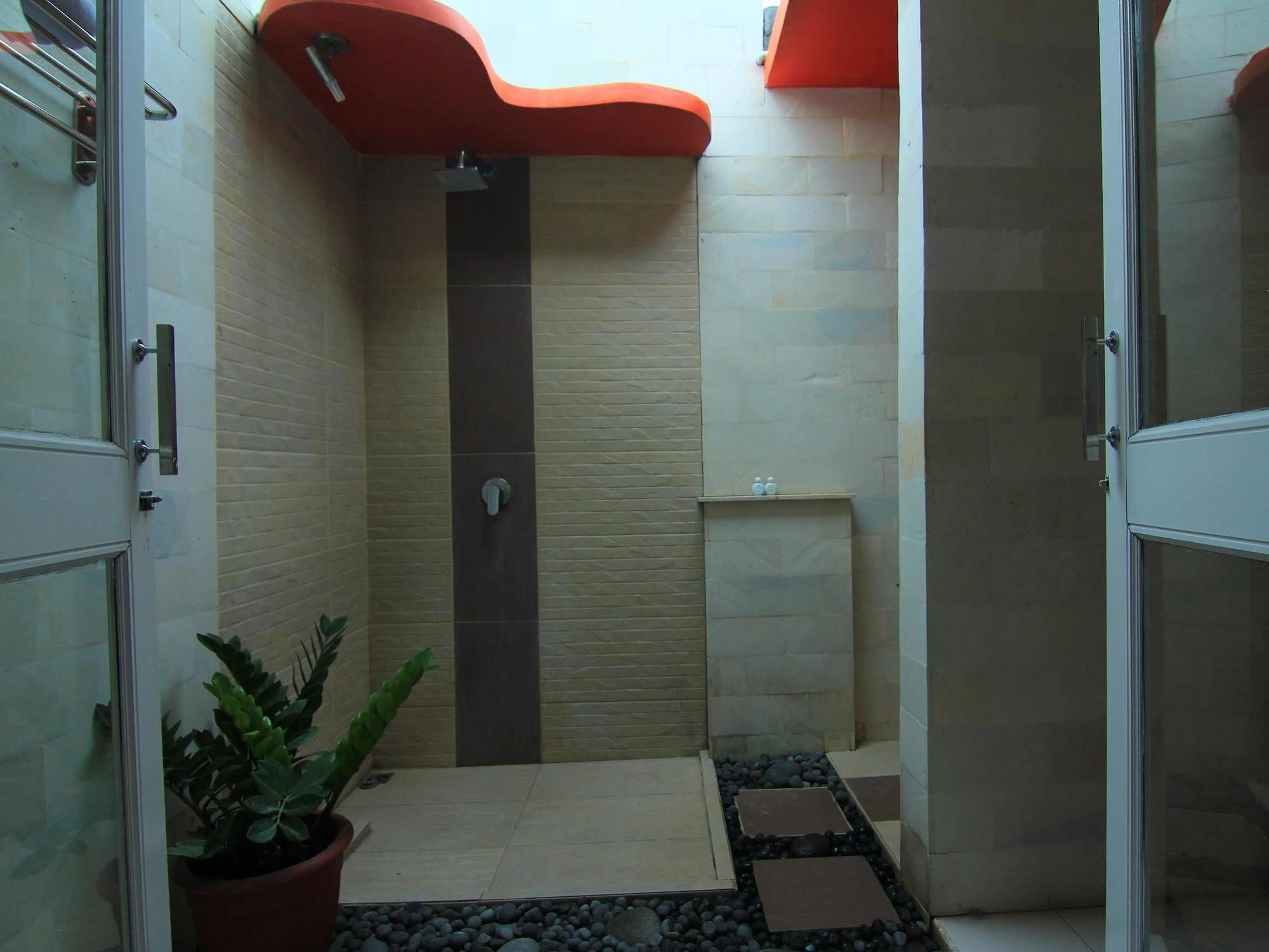 Lembayung Sari Homestay Denpasar  Luaran gambar